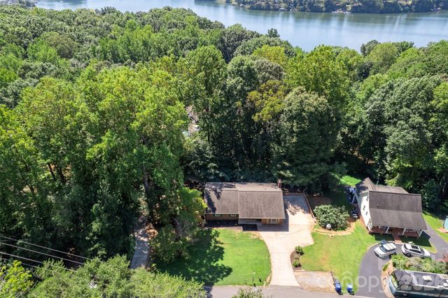 247 Spring Shore Road, Statesville, NC 28677