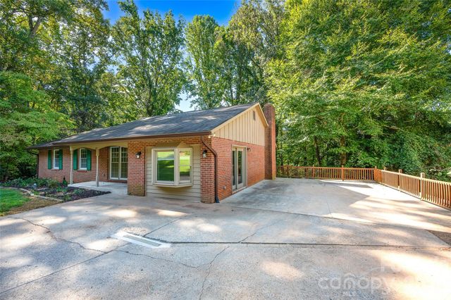 247 Spring Shore Road, Statesville, NC 28677