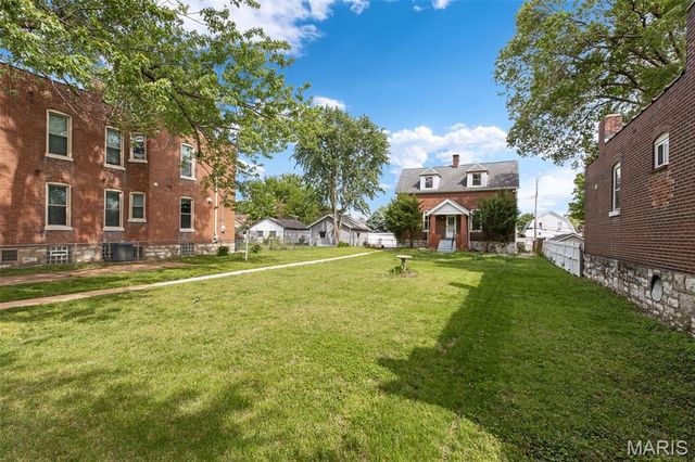 4230 S 37th Street, St Louis, MO 63116