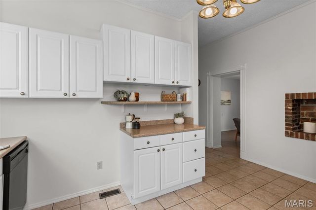 4230 S 37th Street, St Louis, MO 63116