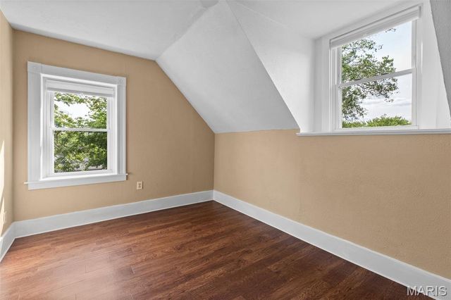 4230 S 37th Street, St Louis, MO 63116