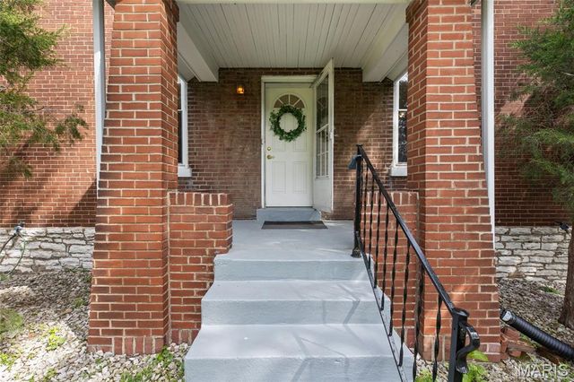 4230 S 37th Street, St Louis, MO 63116