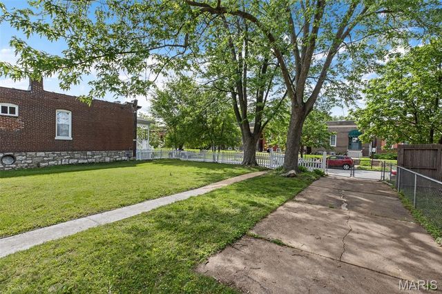 4230 S 37th Street, St Louis, MO 63116