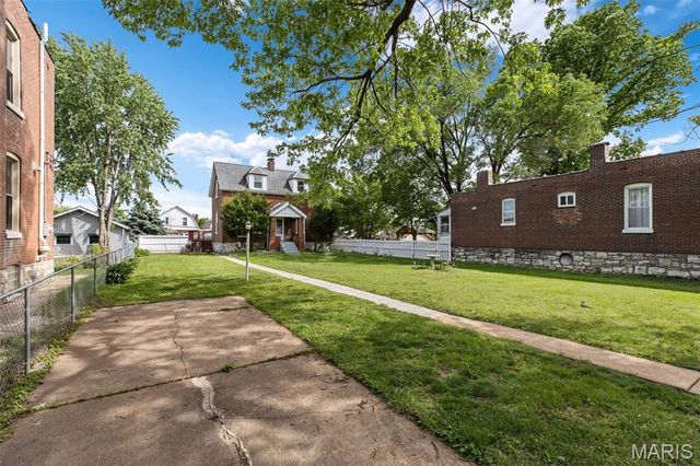 4230 S 37th Street, St Louis, MO 63116