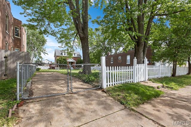 4230 S 37th Street, St Louis, MO 63116