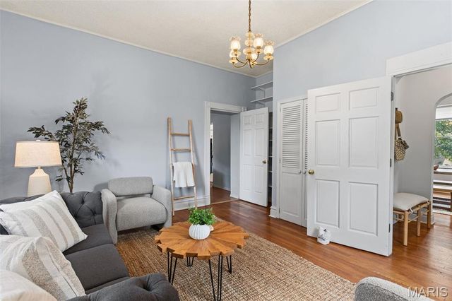 4230 S 37th Street, St Louis, MO 63116