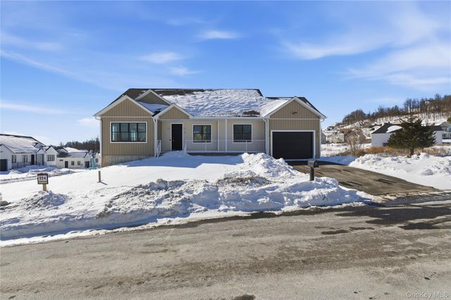 57 Southfield Falls, Monroe, NY 10950