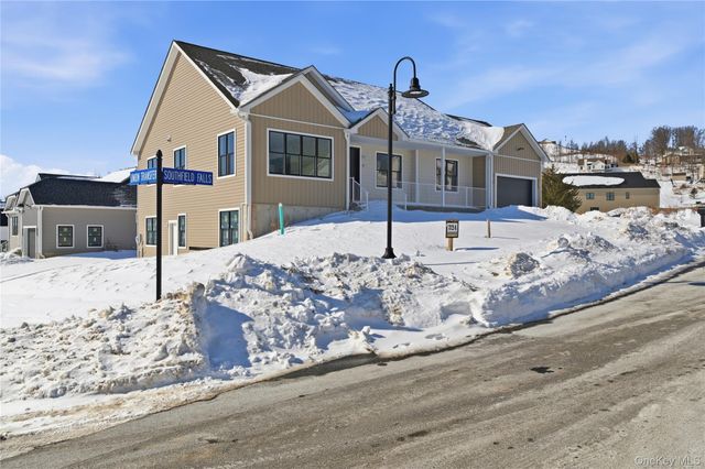 57 Southfield Falls, Monroe, NY 10950