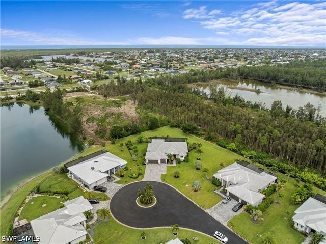 3817 Kismet Lakes LN, Cape Coral, FL 33993