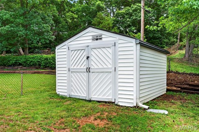 6 Frontier Trail, Fenton, MO 63026