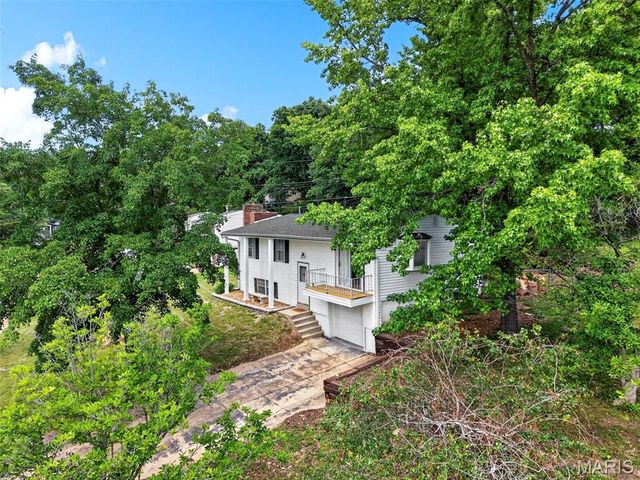 6 Frontier Trail, Fenton, MO 63026