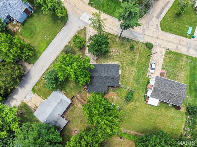 6 Frontier Trail, Fenton, MO 63026