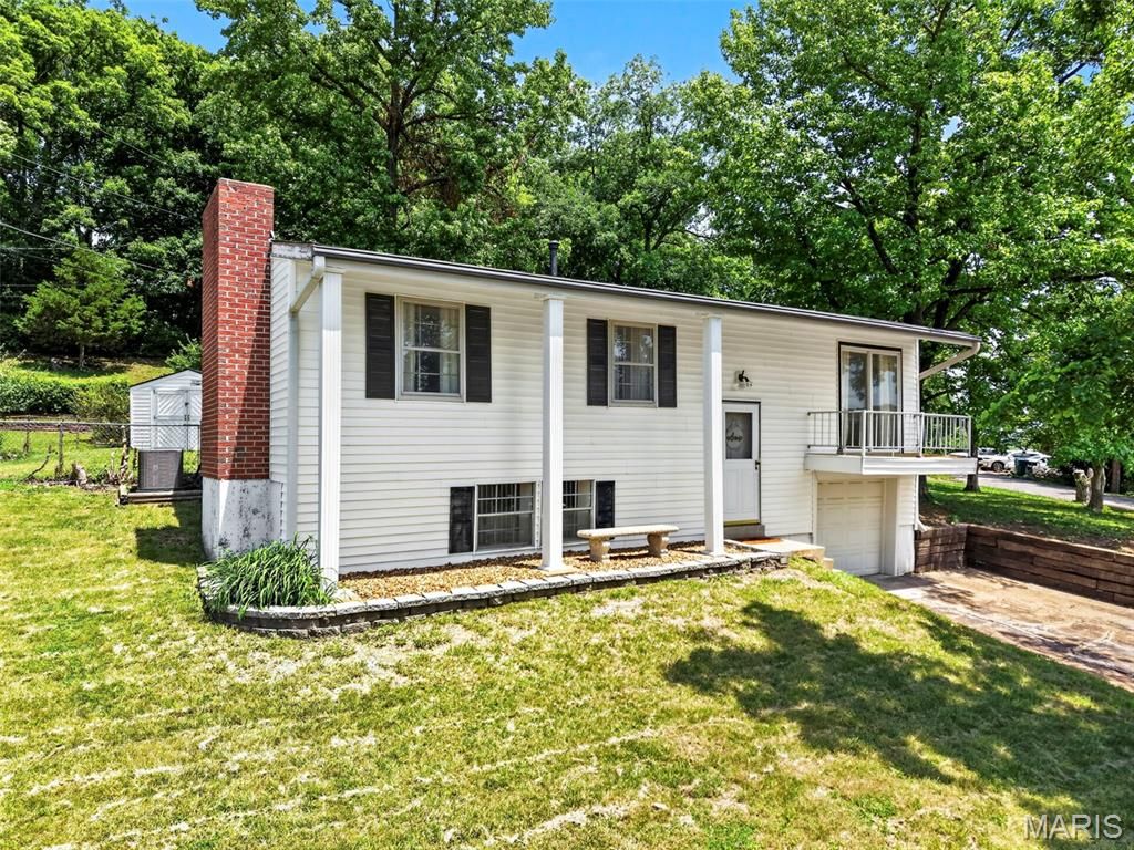 6 Frontier Trail, Fenton, MO 63026