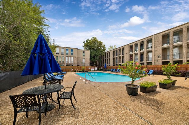 4629 Wild Indigo Street 589, Houston, TX 77027