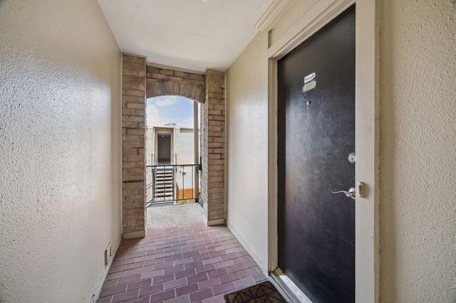 4629 Wild Indigo Street 589, Houston, TX 77027