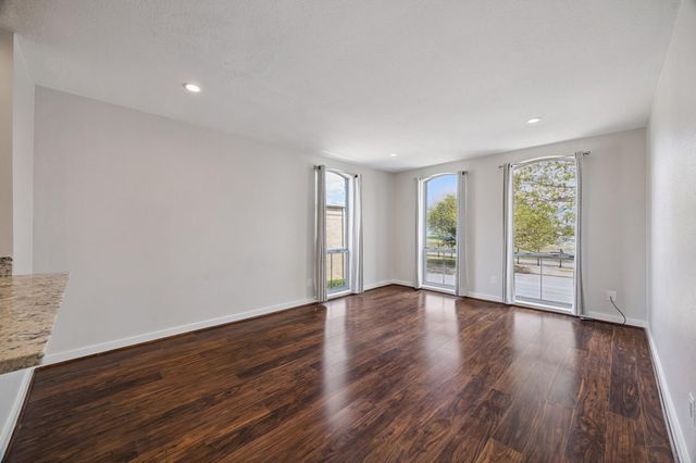 4629 Wild Indigo Street 589, Houston, TX 77027