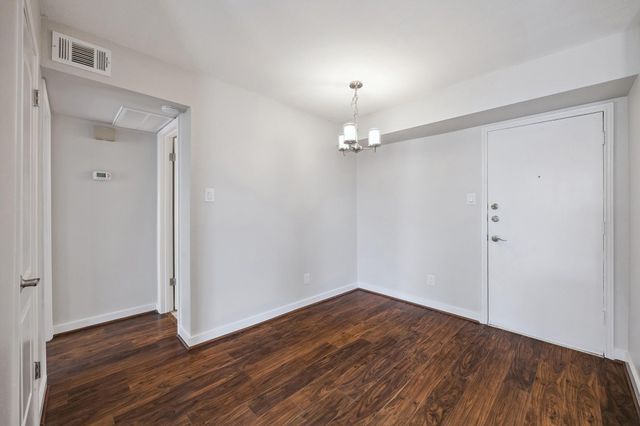 4629 Wild Indigo Street 589, Houston, TX 77027