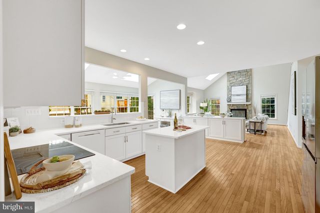 1295 GATESMEADOW WAY, Reston, VA 20194