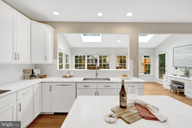 1295 GATESMEADOW WAY, Reston, VA 20194