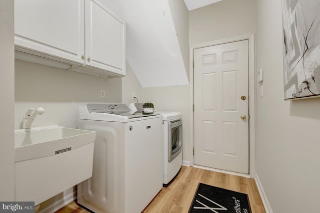 1295 GATESMEADOW WAY, Reston, VA 20194