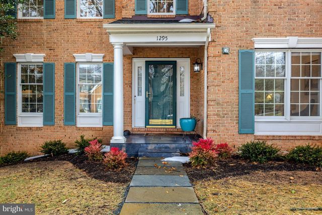 1295 GATESMEADOW WAY, Reston, VA 20194