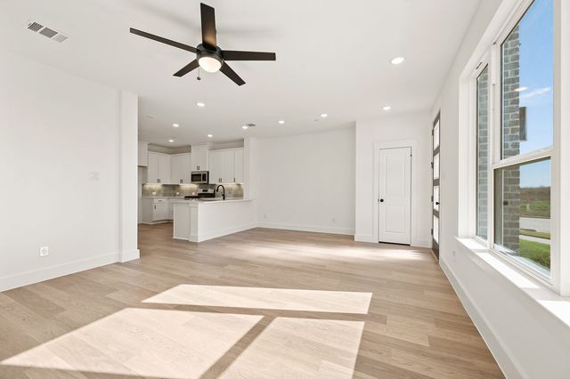 1841 Summer Aura, Mesquite, TX 75181
