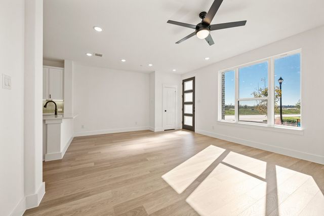 1841 Summer Aura, Mesquite, TX 75181