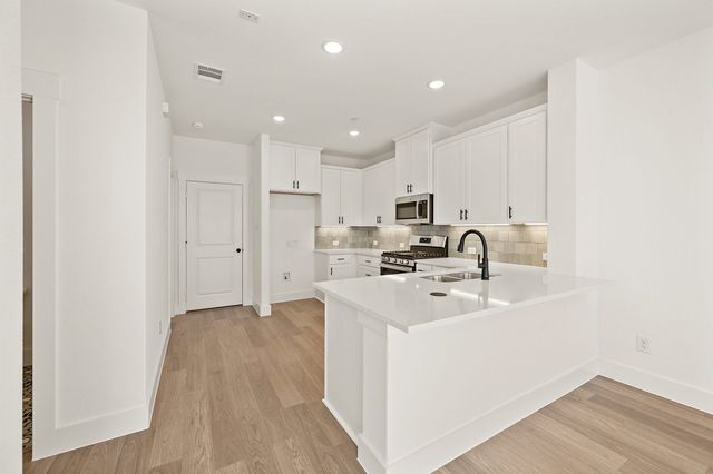 1841 Summer Aura, Mesquite, TX 75181