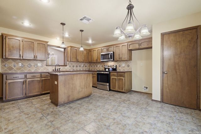 1835 Shoal Run, San Antonio, TX 78232