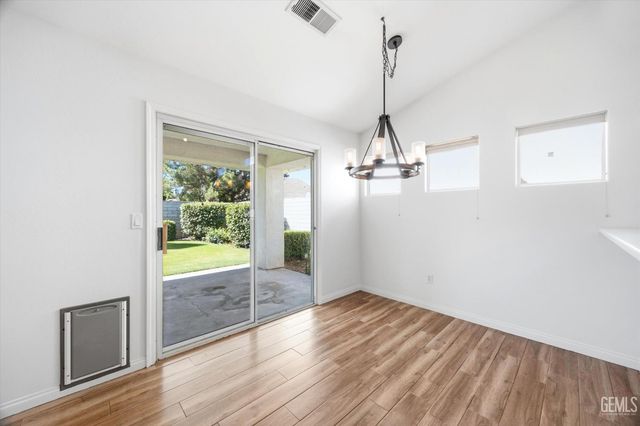 9709 Portland Rose Avenue, Bakersfield, CA 93311