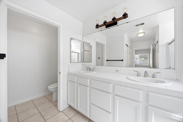 9709 Portland Rose Avenue, Bakersfield, CA 93311