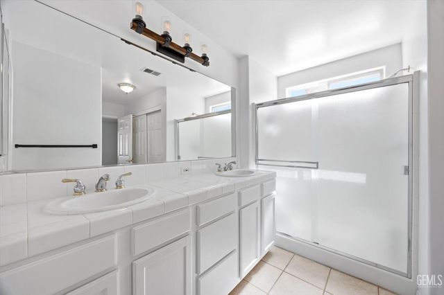 9709 Portland Rose Avenue, Bakersfield, CA 93311