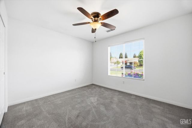 9709 Portland Rose Avenue, Bakersfield, CA 93311