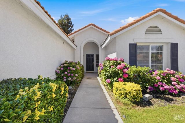9709 Portland Rose Avenue, Bakersfield, CA 93311
