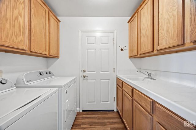 9709 Portland Rose Avenue, Bakersfield, CA 93311