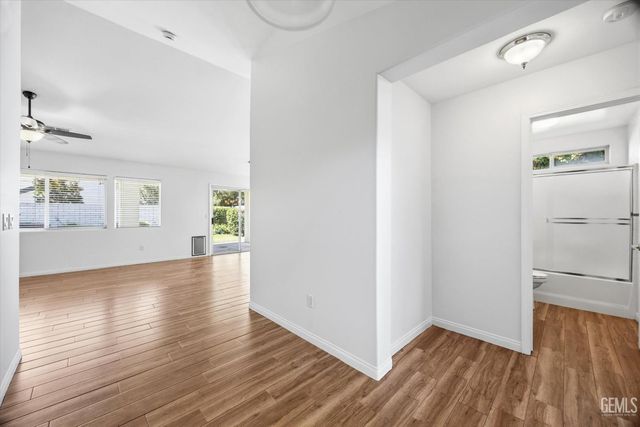 9709 Portland Rose Avenue, Bakersfield, CA 93311