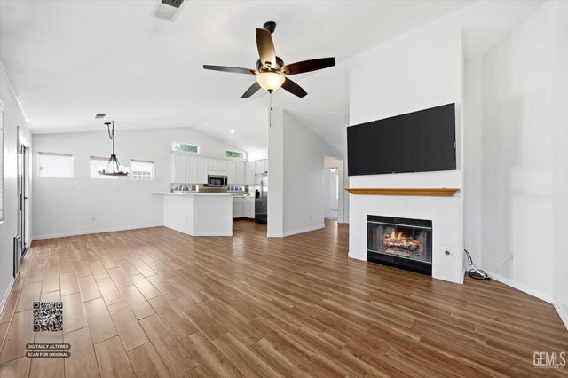 9709 Portland Rose Avenue, Bakersfield, CA 93311