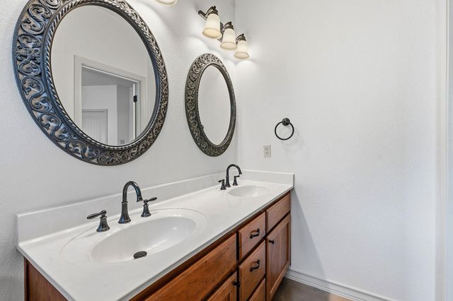 10215 Twin Lake LOOP, Dripping Springs, TX 78620