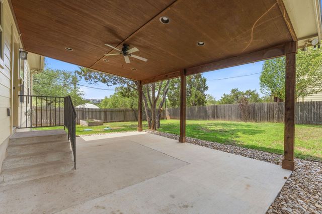 10215 Twin Lake LOOP, Dripping Springs, TX 78620