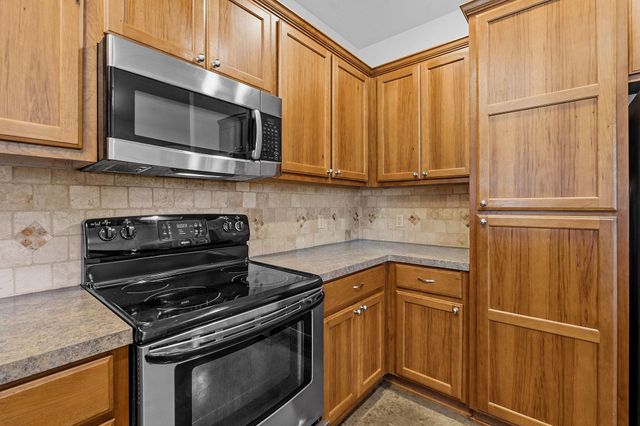 10215 Twin Lake LOOP, Dripping Springs, TX 78620