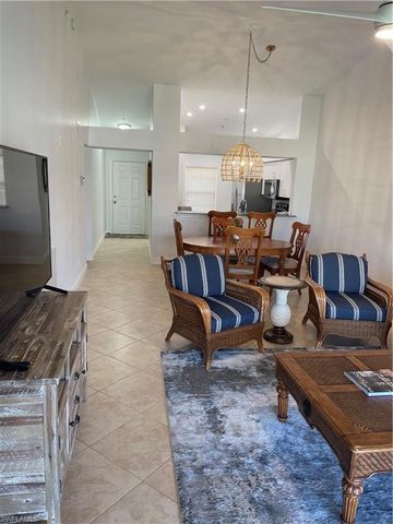 9640 Victoria Ln Apt 305, Naples, FL 34109