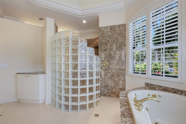 7908 WARWICK GARDENS LANE, University Park, FL 34201