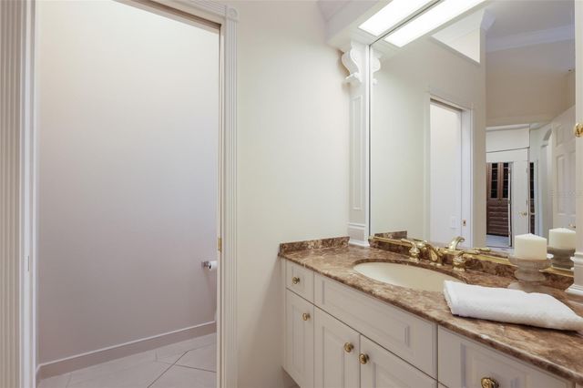 7908 WARWICK GARDENS LANE, University Park, FL 34201