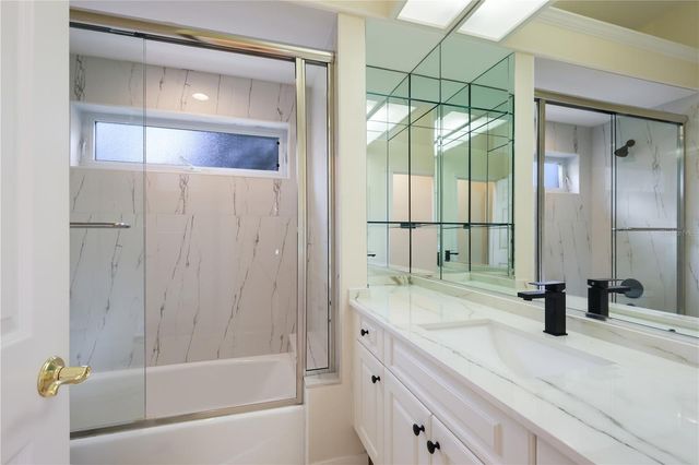 7908 WARWICK GARDENS LANE, University Park, FL 34201