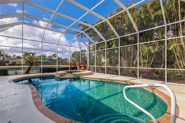 7908 WARWICK GARDENS LANE, University Park, FL 34201