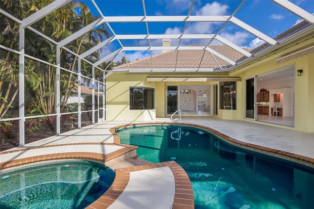 7908 WARWICK GARDENS LANE, University Park, FL 34201