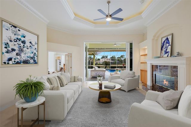 7908 WARWICK GARDENS LANE, University Park, FL 34201