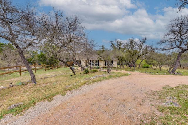 24236 Spur TRL, Spicewood, TX 78620