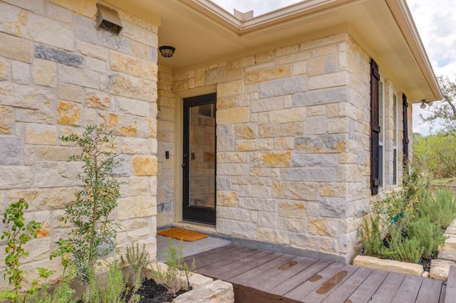 24236 Spur TRL, Spicewood, TX 78620