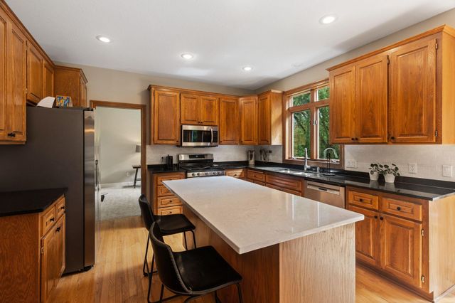 4172 Cashell Glen, Eagan, MN 55122